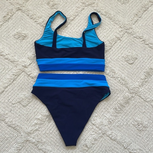 New Beach Riot Bikini Set - Picture 4 of 4